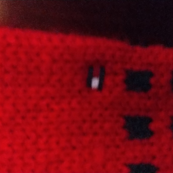 Authentic Tommy Hilfiger Sweater - Picture 3 of 7